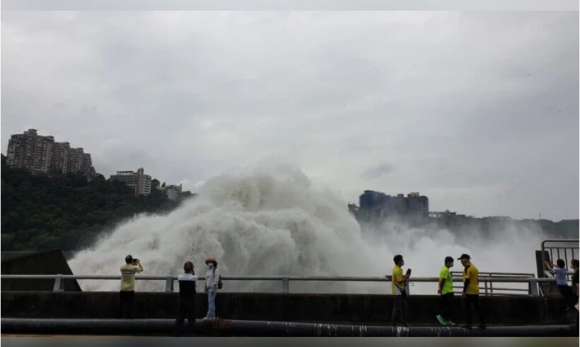 未來幾天雨勢不容忽視，石門水庫已開啟排洪隧道調節放水，以增加庫容量！