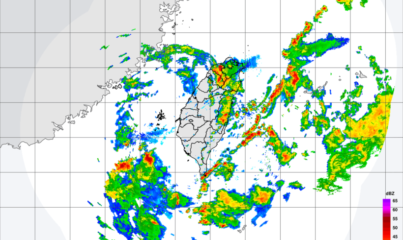 稍早氣象局針對桃園市發布大雷雨即時訊息，持續時間至16時45分