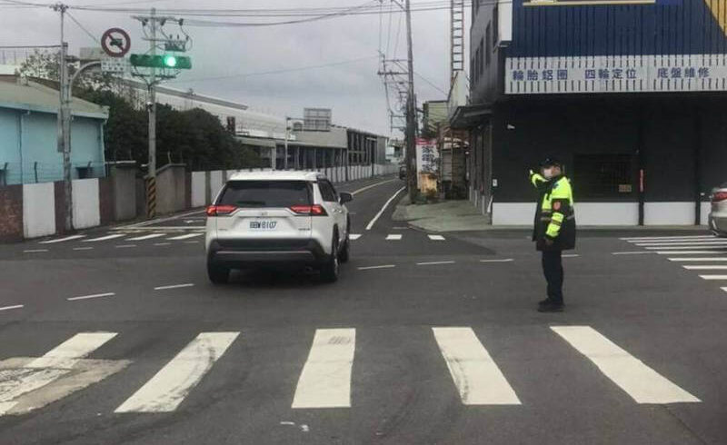 元宵快樂！明天3天連假開始，請各位好友多多留意相關交管措施哦！