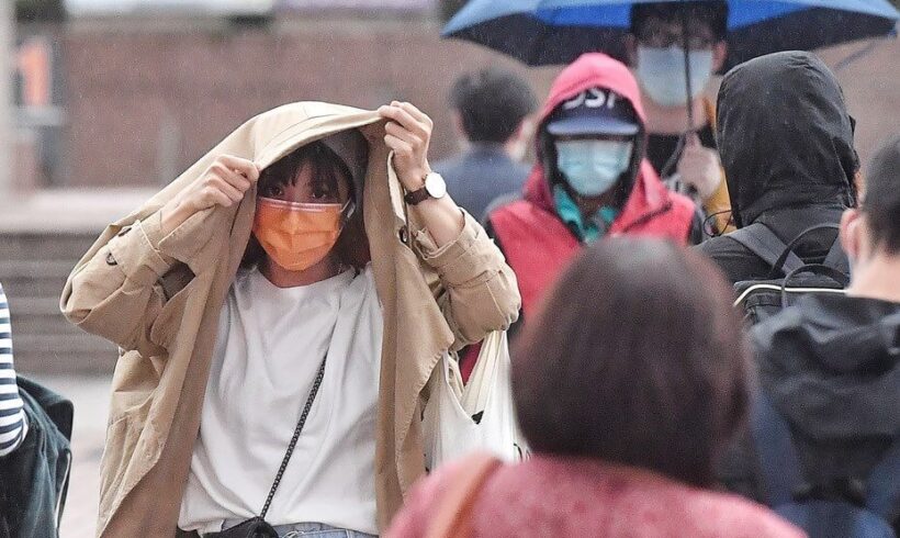 明天東北季風增強，加上有一小波冷空氣來到，請大家注意保暖
