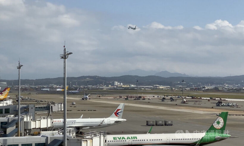 航空迷別錯過，桃園國際機場第二航廈戶外觀景台今天起對外開放！