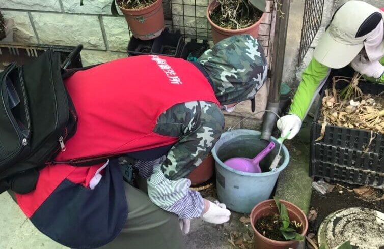 提醒民眾應配合清除家戶內外積水容器與積水處等孳生源