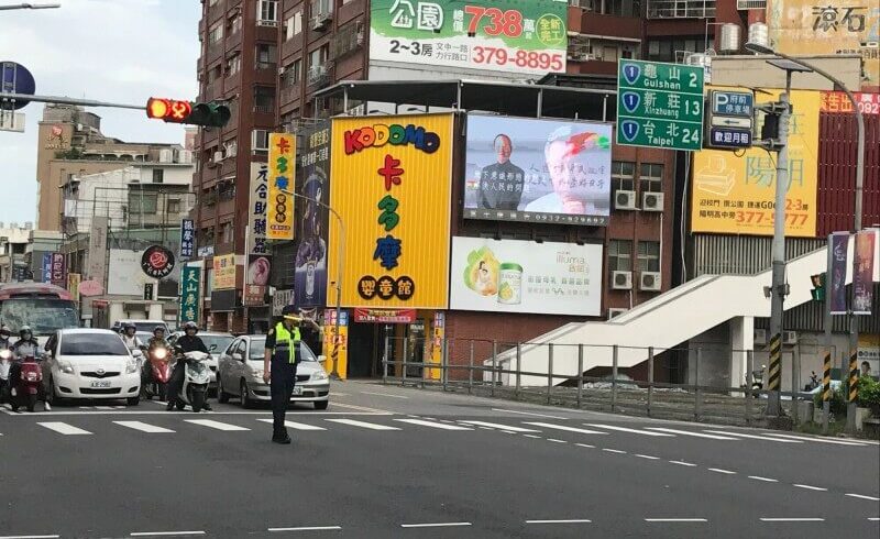 配合國慶交通疏導措施,10日、11日的0到24時,國道1號平鎮系統南下匝道入口禁止車輛進入 配合國慶交通疏導措施,10日、11日的0到24時,國道1號平鎮系統南下匝道入口禁止車輛進入