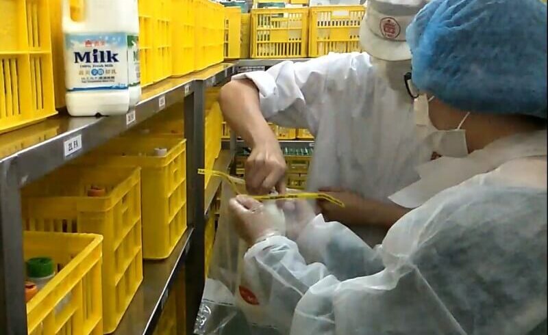 消費者反應好市多所販售的義美乳品品質疑慮
