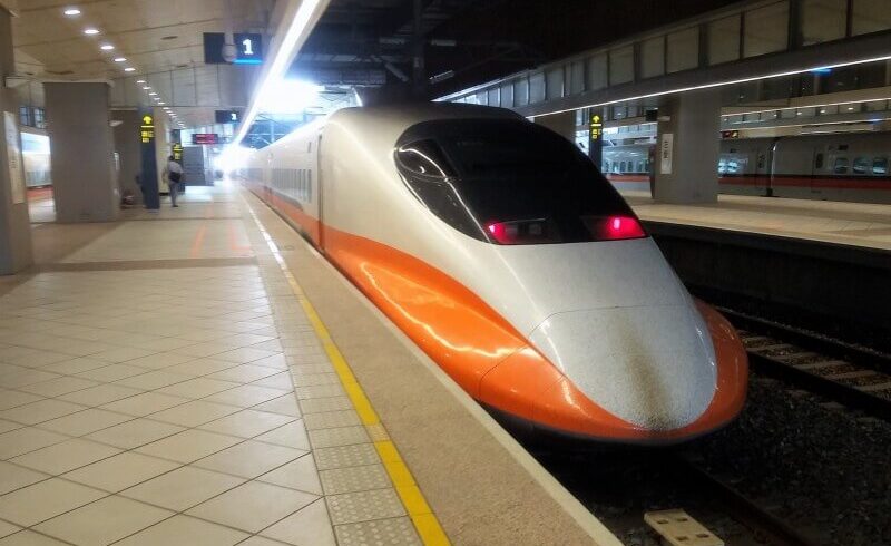 台灣高鐵將從7月1日起，每週增開18班次列車，南北向各9班